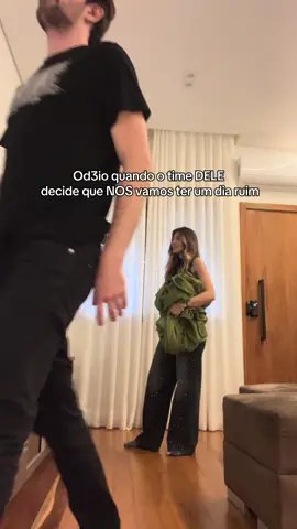 A meia furada é o charme 