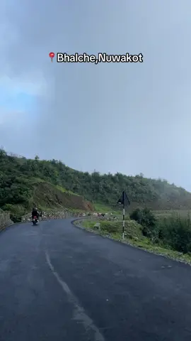 My kind of weather 🌧️⛰️ #kispang_nuwakot #nuwakot #visitnuwakot #bhalche #travelwithalishbogati #fyp #foryou #foryoupage #creatorsearchinsights #alishbogati 
