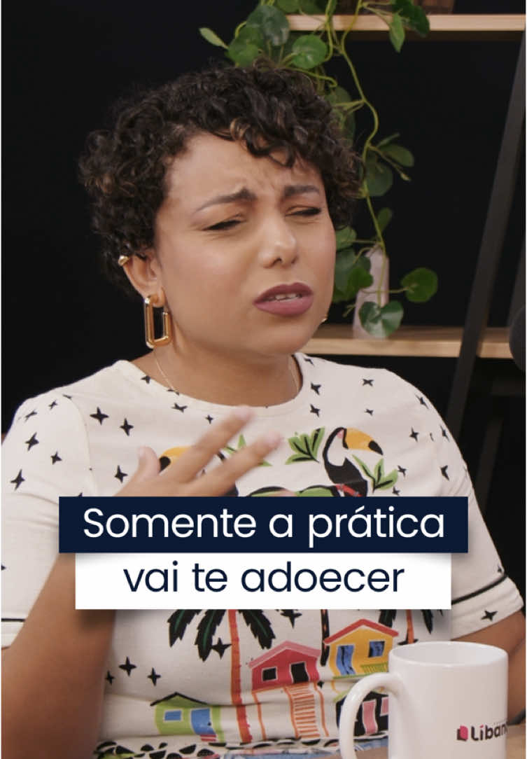 Ser professor não é só vocação. É estudo, é técnica e é preparo.  Trecho retirado do corte do “Formei, e agora?”, com Rebeca Café. . #escola #professor #pedagogia #estudos