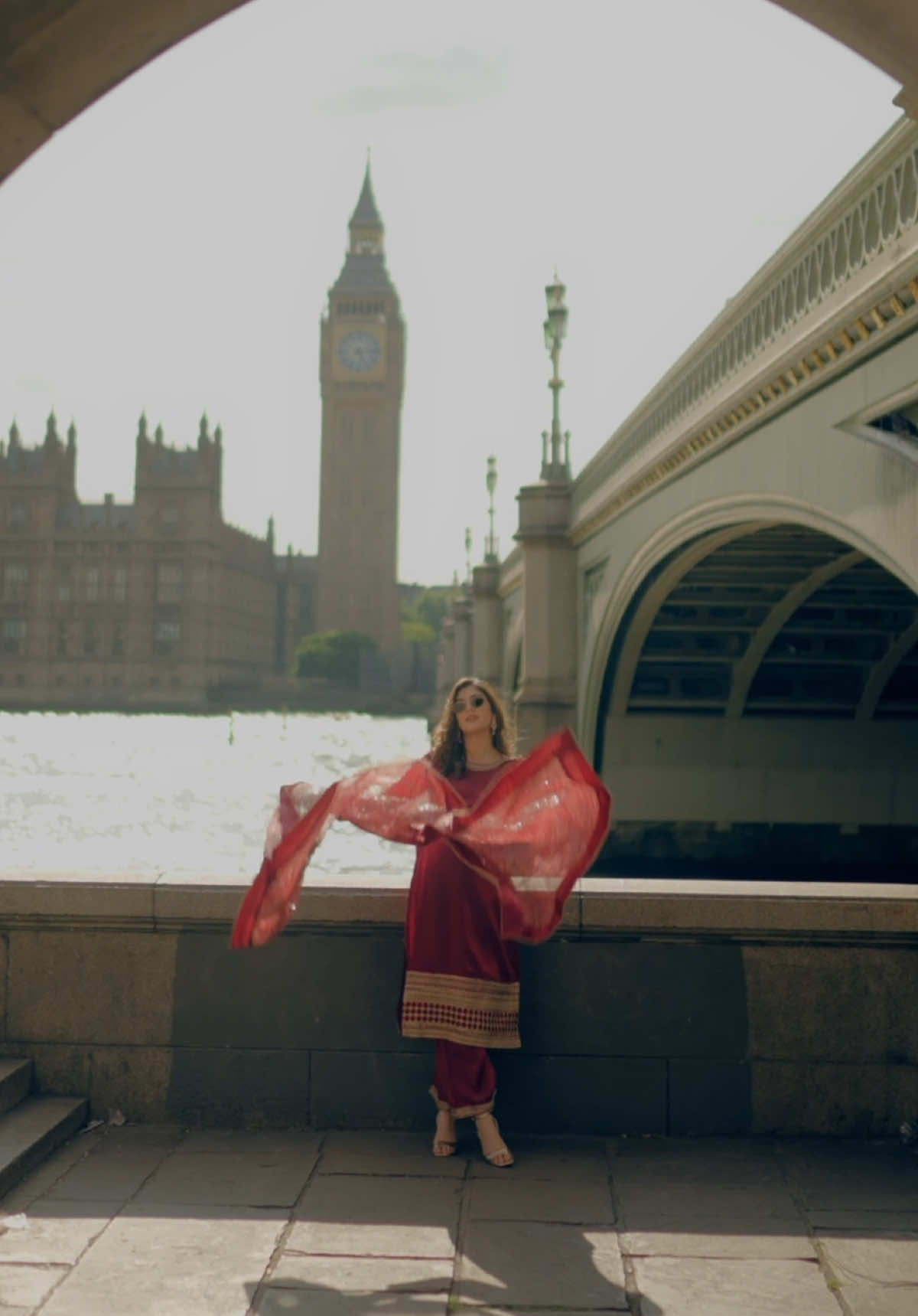 London summer just got brighter and more colourful hehe 🌻🥰 #londonsummer #desifashion #laraibrahim #fashionreels #pakistanifashionuk 