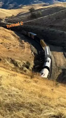 #rail #tunnel #freighttrain #railroad #railway #train #unionpacific #trains #trainspotting #logistics #ferromex #csx #bnsf 