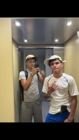 Ta tendo em @clevito✌🏽🏄🏼‍♂️  #fyp #amigos 