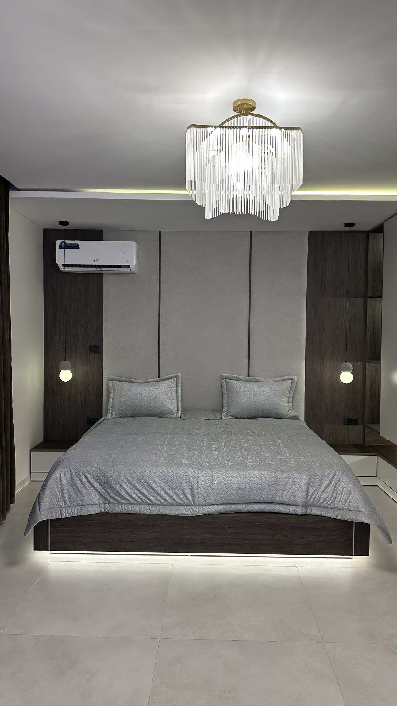 غرفة نوم modern ✨   افضل واجمل غرف النوم فقط لدينا في مسار هوم  مصنوعه باجود انواع الخشب والقماش وبكل حرافيه واتقان وبسعر يناسب الجميع💸 المكان الافضل لاثاث بيتك🖤 صناعه حسب التصميم ومقاساتك 🤍 ارجو التواصل معنا على بريد الصفحه 📥: Phone 📞: 0940011911 WhatsApp: 0940011911 Facebook:  https://www.facebook.com/share/167YJNm5vr/?mibextid=wwXIfr العنوان📍: الزاويه طريق الساحلي بعد الاشارة الضوئيه عمر المختار باتجاه الشرق على اليمين