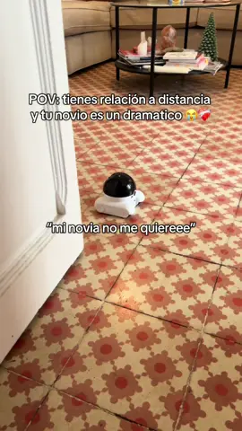 Enlace en bio 🤣🩵 #robot #robotpequeño #petcamera #tinyrobot #homecamera #relacionadistancia #longdistancerelationship #parejas 