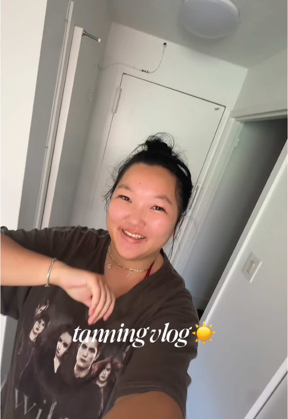 putting my film degree to use w this FIRE editing (get it… 😛) #Vlog #lifestylevlog #ditl #diml #dayinthelife #dayinmylifevlog #dayinmylife #dayinthelifevlog #summervlog #tanning #girlhood #girlsonly 