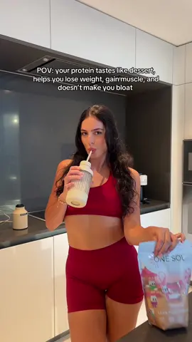 who wants the recipe?👀 she’s officially HERE 🍩🔥 New Churro Protein from @onesol— go grab it before it sells out and use dc “JOELLE” to save 🫶✨ #proteinshake #fatloss #highprotein #protein #snatched #gymgirl #GymTok #fy #fyp 