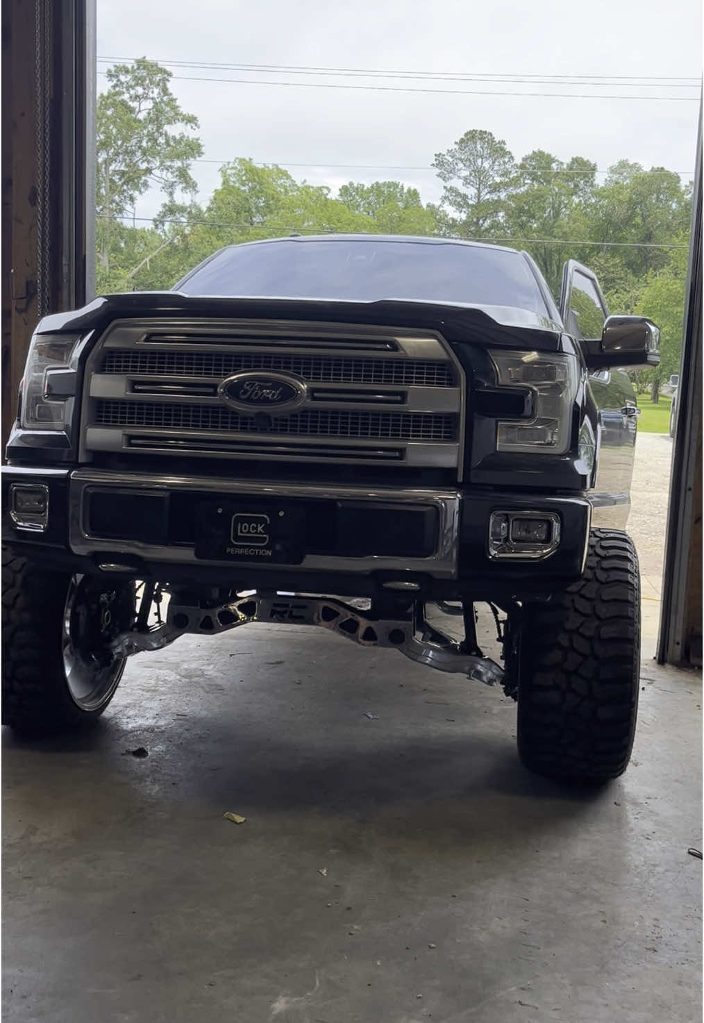 6” roughcountry lift with vertex coil overs and upper control arms powder coated and installed on this f-150. Text/call 601-686-1330. Appreciate your business @“Ralphh” 