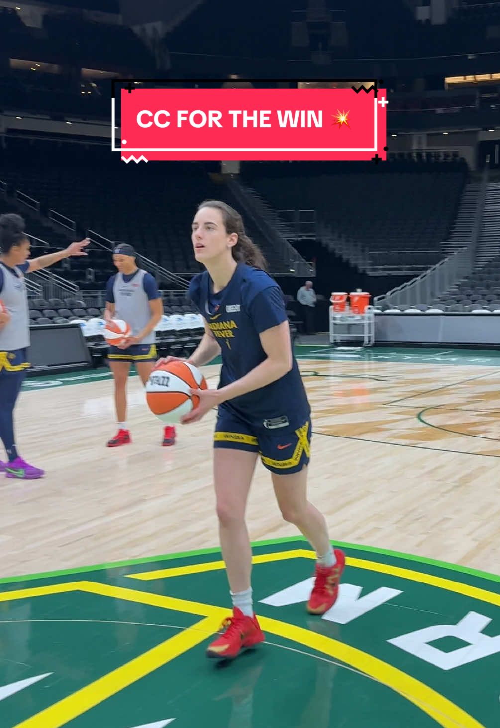@Caitlin Clark for the win in the halfcourt shot contest after shootaround today 💥 #WNBA #indianafever #halfcourt #contest