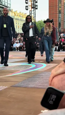 Make way for Bey & Jay ‼️ @Beyoncé and Jay Z just arrived at the @Louis Vuitton Men’s show for #ParisFashionWeek 