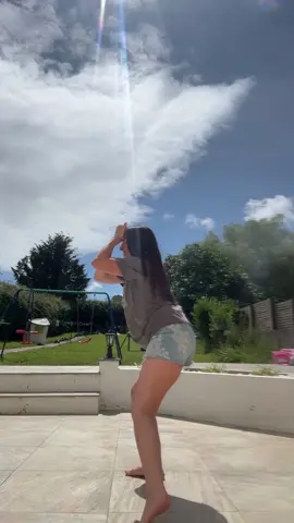 Every day is another opportunity to dance! 🪩  If I knows the DC please comment for them to get a shout out 🥳❤️  #monica #everytime #beatdrops #brunette #danc #dancer #dancersoftiktok #choreography #lovetodance #borntoglow #Wales #welsh #singlemom #lovetodance #follow #comment #fyp 