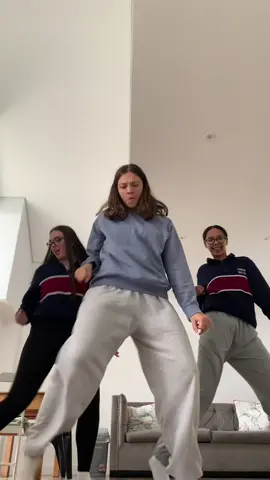 Is this dance still trending?? | Dc: @Lena #trendingdance #tiktokdance #dancechallenge #dance2025 #trendingnow #xybca 