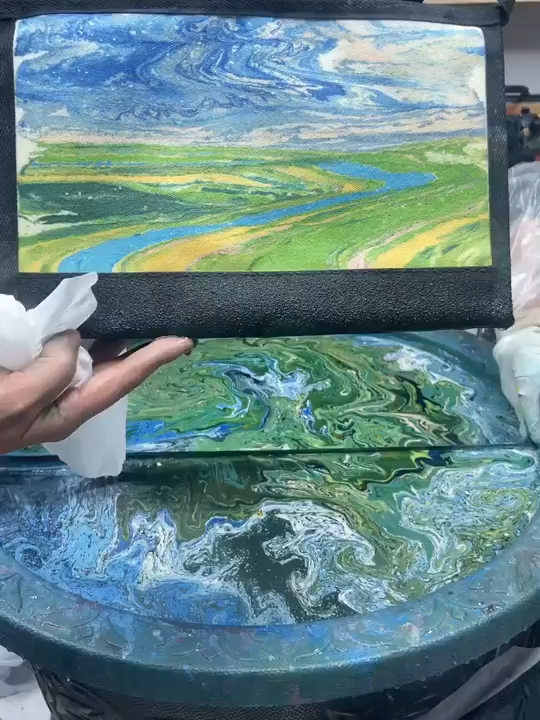Lacquer #fanart—China’s ancient heritage—captures the soul of #Hulunbuir’s Morigele River on canvas.