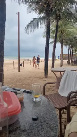 Só porque ele ama essa irmã dele...kkkkk 