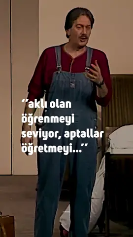ferhan şensoy’un 1995 yılında yazıp yönettiği “felek bir gün salakken” adlı oyununda bir bölüm kullanılmıştır. #ferhanşensoy #ilknüsha #tiyatro #kesfet #kesfetteyiz 
