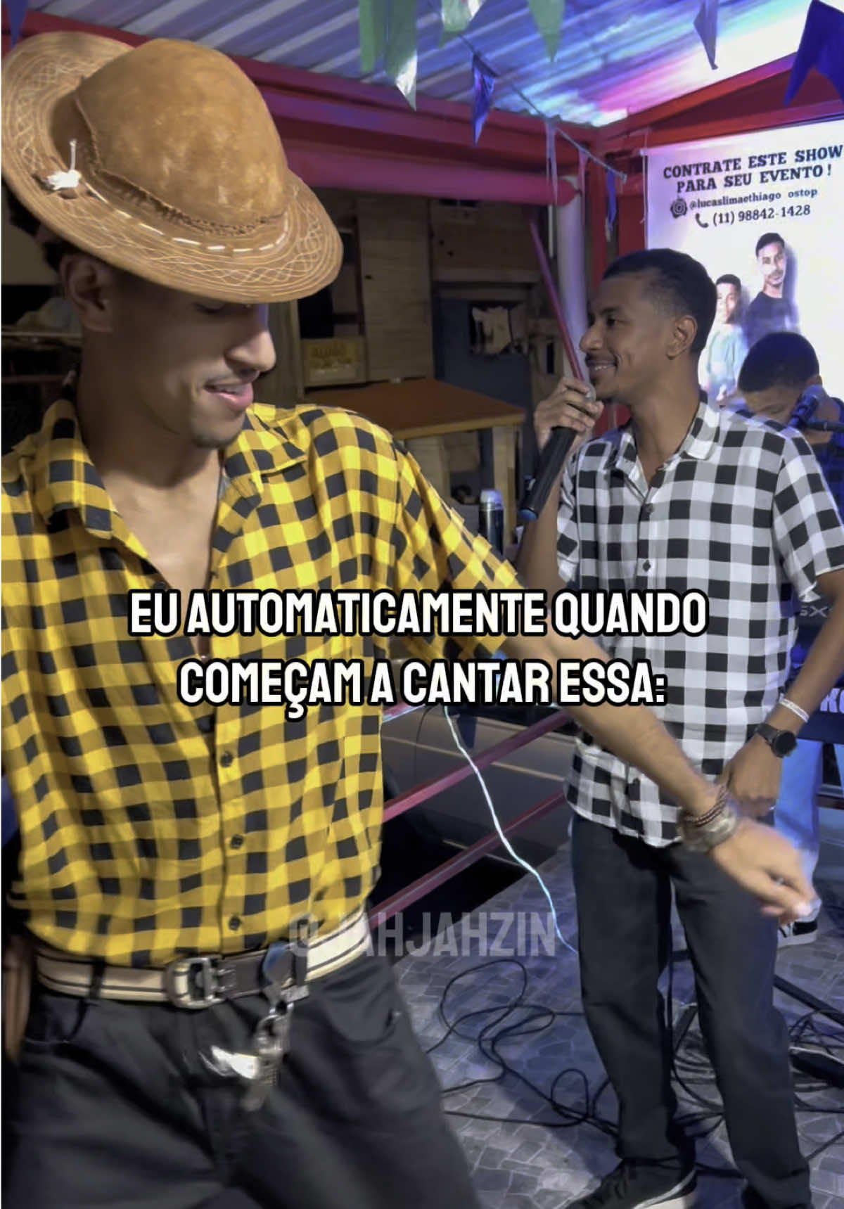 já começo a arrochar @Lucas Lima e Thiago  #fy #fyp #meme #humor #music #musica #bar #boteco #bodega #forro #forró #forrozeiro #festa #role #balada #meme #humor #chique #elegante #elegancia #estilo #estiloso #sãojoão #saojoao #arraia #arraiá #arraial #festajunina #simonemorena #namaldade #arrocha 