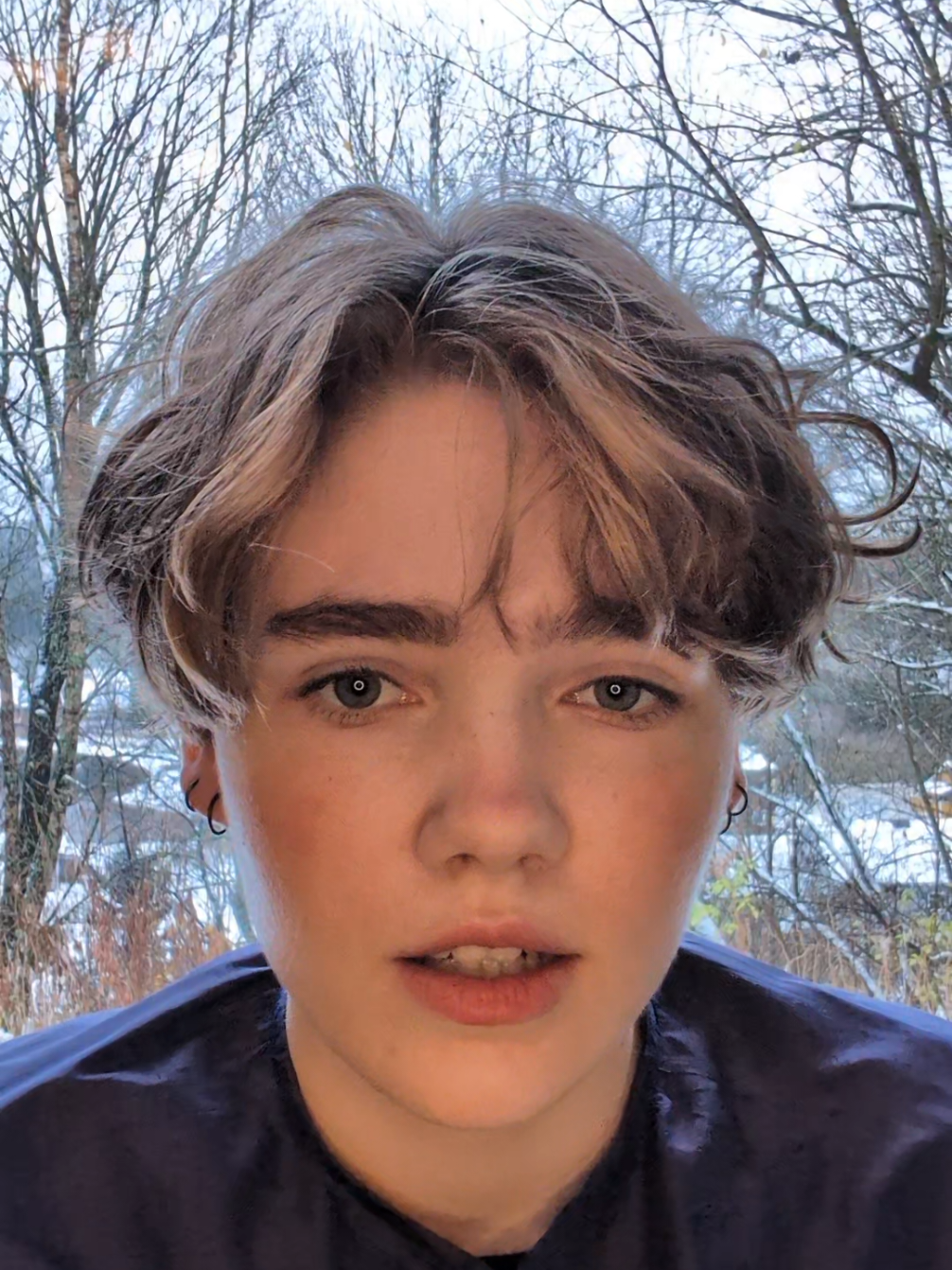 A video from before I bleached my whole head! I'm really excited to grow my natural hair colour back out, I've enjoyed dyeing it but brown will always suit me best. Also this length was fantastic 