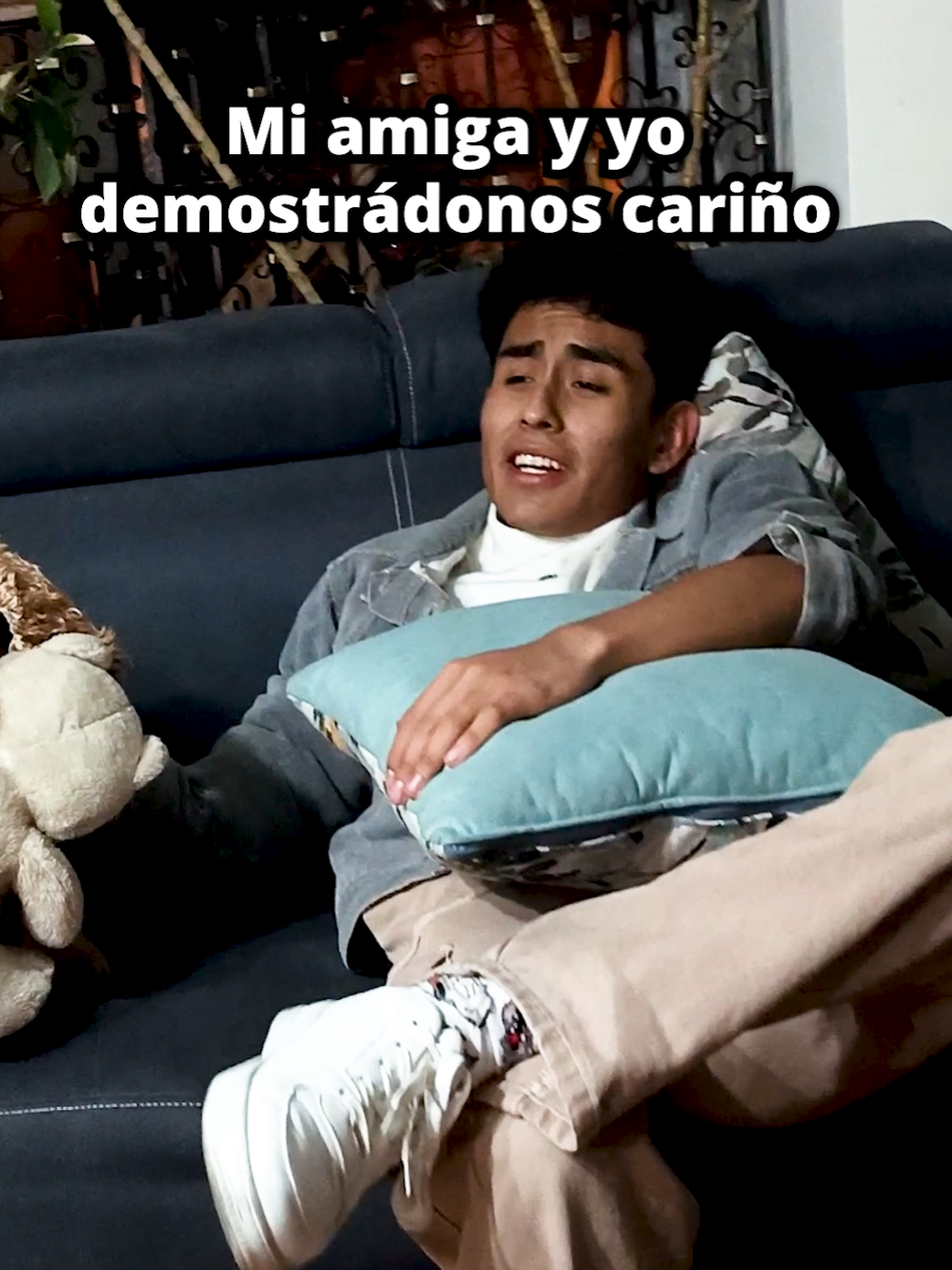 ¿cómo demuestran su cariño a su amig@? 😤🫂 #amigo #amistad #mejoresamigas #miamigo #unvago #amigos 