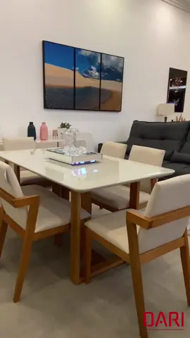 Conjunto de Jantar 6 Lugares – Sofisticação, Conforto e Durabilidade Ideal para quem busca um ambiente elegante e acolhedor. Esse conjunto conta com estrutura em madeira maciça, tampo em vidro e cadeiras com braço, proporcionando conforto e charme na medida certa. ✨ Mesa com base em madeira maciça e tampo de vidro ✨ Cadeiras com braços e estofamento confortável ✨ Design moderno e funcional ✨ Perfeito para reuniões em família e receber visitas 📍 Shopping Interlar Aricanduva – 5555 📲 WhatsApp: (11) 98928-8278 #DariMóveis #ConjuntoDeJantar #MadeiraMaciça #shoppinginterlararicanduva #shoppingdemoveis #aricanduvashopping #DecoraçãoDeInteriores #SalaDeJantar #EstiloEConforto