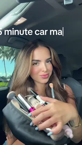 Maquillarme en el carro es una habilidad que he desarrollado 😅🤌🏼 #carmakeuptutorial #carmakeup #quicktutorials #makeuptutorial #maquillateconmigo #maquillajetutorial #miamicontentcreator #quickmakeuplook 