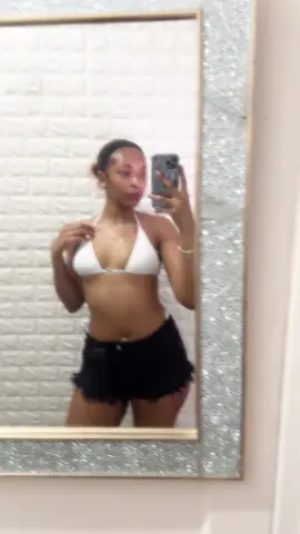 This weather got me heated 😂😂 #outside #summervibes #beachvibes #trippieredd #excitement #100degrees 
