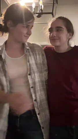 @Kaelinᖭི༏ᖫྀ I’m posting this for Quinn man idk what caption to use #cosplay #wlw #elliewilliamscosplay #tlou2 #elliewilliams #dina #quinnandkaelin #dinawoodward #acting #elliewilliamsthelastofus #thelastofus2 #tlou #thelastofus 