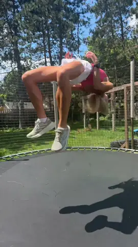 Can you tell I was a little bored today ahahha 😭😭 #athlete #Summer #athletesoftiktok #runnergirl #trampoline