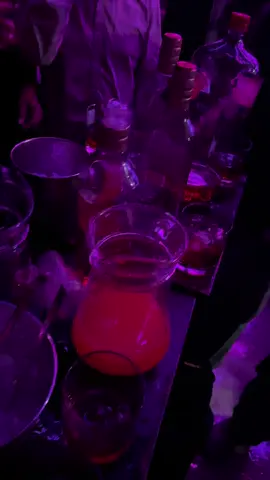 Fiesta para fingir #estadosparawhatsapp #video_viral #parafingir #discoteca 