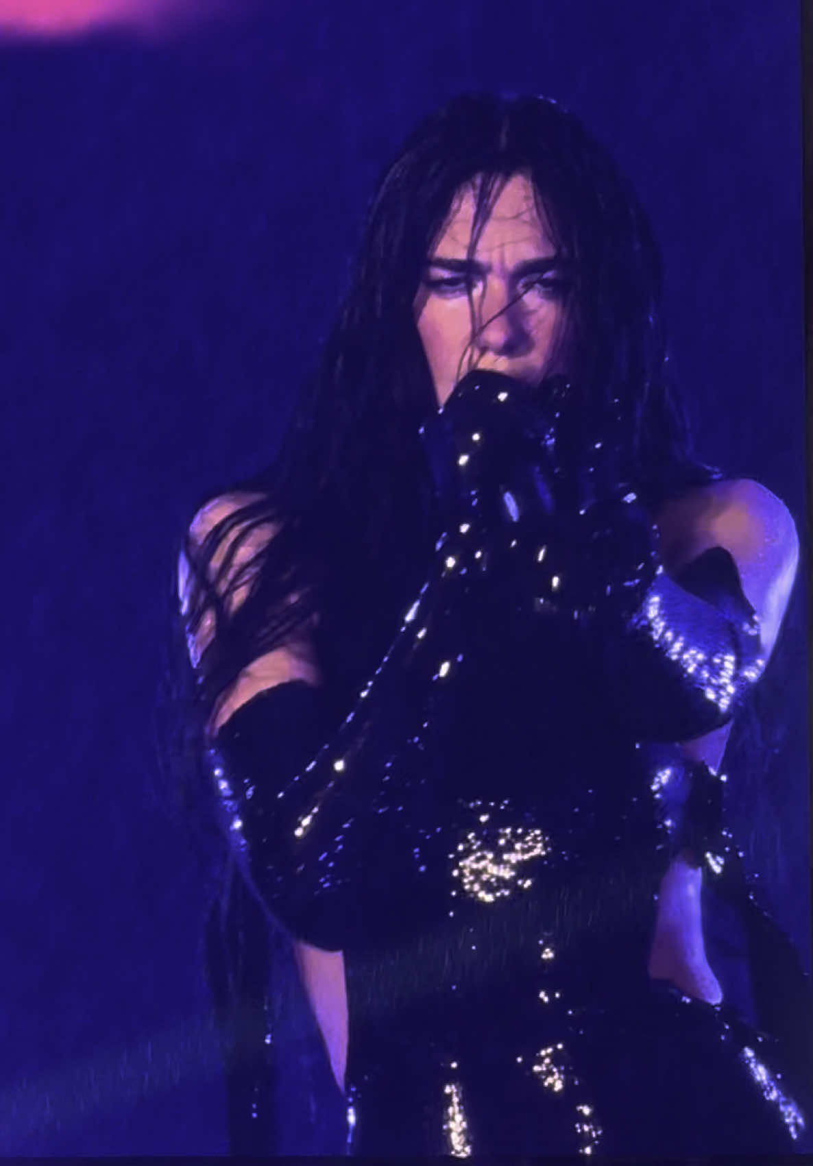 Hallucinate in the rain is another universe 🪩 ;)) #hallucinate #dualipa #liverpool #radicaloptimismtour #radicaloptimism #rain #futurenostalgia 