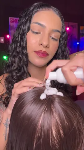 asmr cuidando do seu couro cabeludo 💆🏻‍♀️ yt: brininha asmr, ig: brininhaz 💕