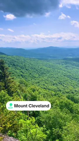 Where are you exploring this weekend? #explorevermont #beautifulviews #vermont #explorevt #longtrail #hiketok #vermonthikes 