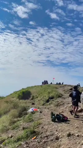 penanggungan 24 juni 2025 cerah, ga sia² budal mruputs jam 3 pagi 🫠#fyppppppppppppppppppppppp #fyp #4u #pendaki #pendakifomo #pendakian #gunung #pendakigunung #Hiking #mountain #penanggungan1653mdpl #gunungpenanggungan #fypage #xybca #mdpl #pendakiindonesia #penanggungan #penanggunganviatamiajeng 