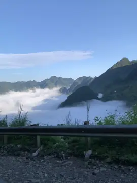 Chào buổi sáng một ngày đẹp trời. Cùng hungdenday săn mây Hà Giang nào các bạn🤗🤗#hagiang #xuhuong #tiktok #dulichvietnam #phuotluon #sanmay 