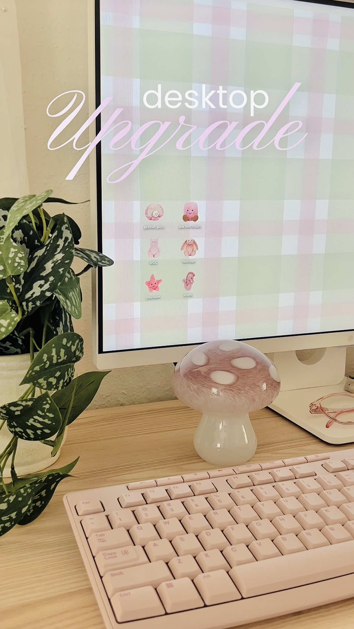 reminder to customize your desktop! #desktopwallpaper #desktopicons #creatorsearchinsights 