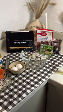 #CapCut making cakes late at night🌃🍰. #اكسبلور #اكسبلورexplore #explore #minivlog #Vlog #مالي_خلق_احط_هاشتاقات #الشعب_الصيني_ماله_حل😂😂 #كيك #viral #foryou #🤍 #♥️ #fyppppppppppppppppppppppp #فلوقات_تيك_توك 