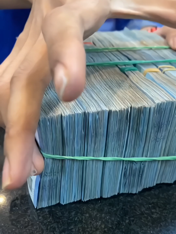 ambil duit di bank hasil nabung seminggu cuman 10 ribu #bank #bri #duit #tabungan #lucu #komedi #viral #tiktok 