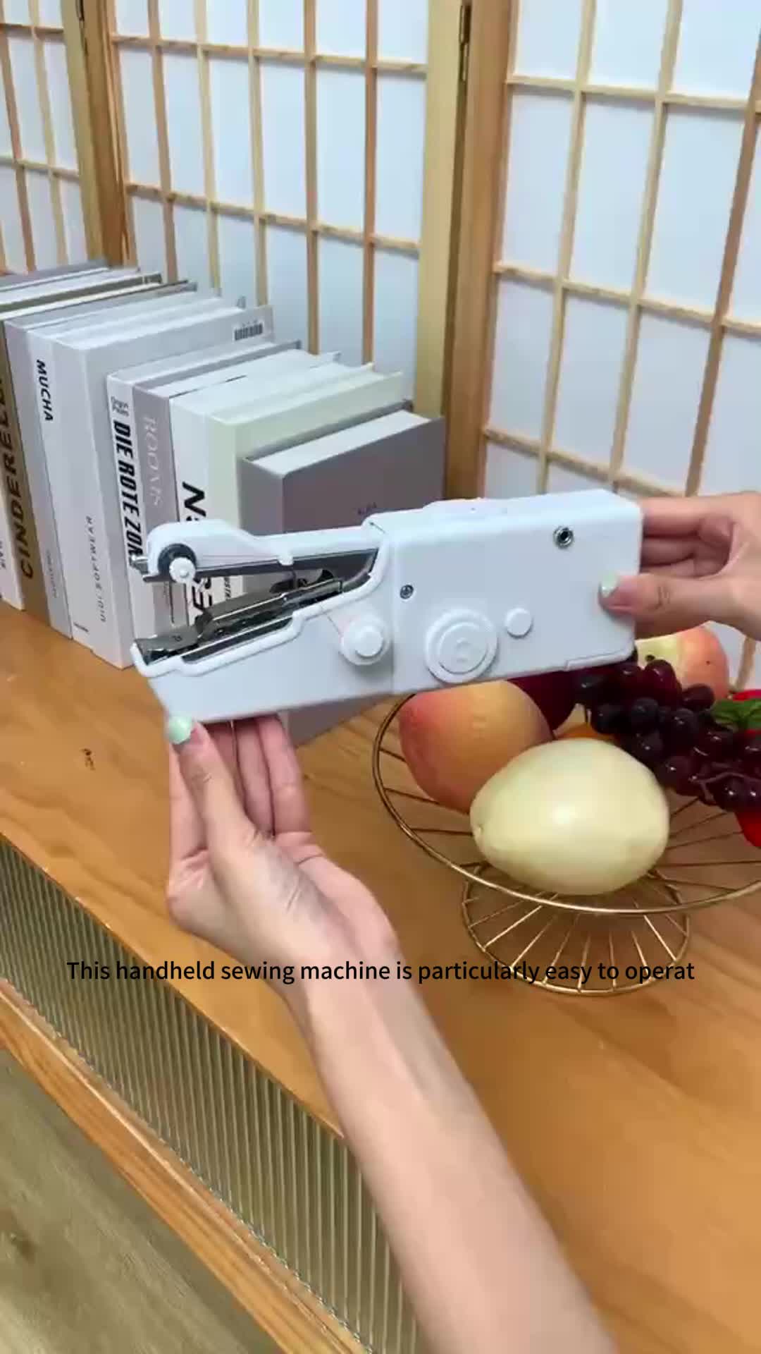 Electric Sewing Machine, Handheld, Mini Sewing Machine, Portable Sewing Machine, Small Household Multi-Function Sewing Machine, Battery Rechargeable, Convenient Storage, Quick Sewing and Mending, Low Noise, with Safety Switch 