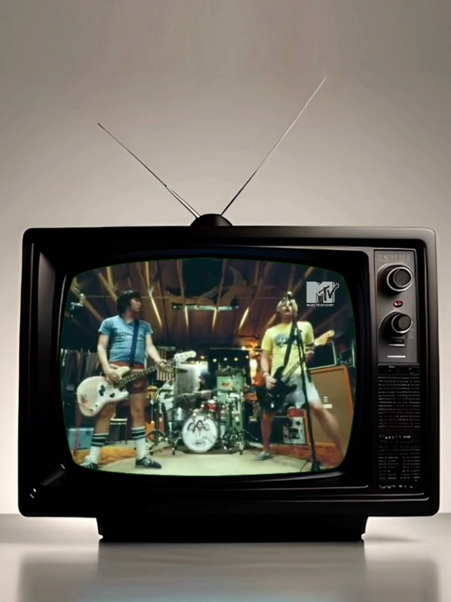 Blink-182 - First Date (2001) #blink182 #firstdate #2000smusic #mtv #musicvideo #bringbackmtv 