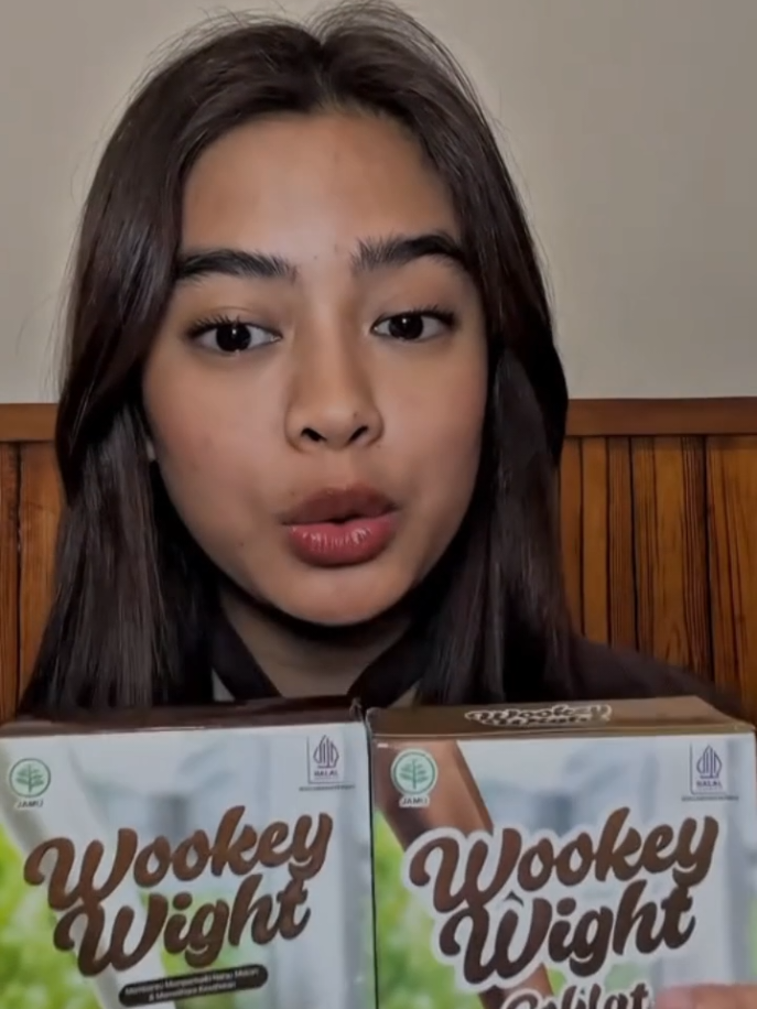 🍼 “Aku pikir semua susu itu sama... ternyata salah besar!” Review jujur dari Aqella Calista tentang susu Wookey! ✨ Rasa? ✅ ✨ Efeknya? ✅ ✨ Worth it gak? Lihat sendiri deh hasilnya~ Cocok banget buat kamu yang cari susu penambah berat badan tapi tetap enak & aman!#riviewjujur #wookeyweightpenggemuk #aqellacalista #fyp 