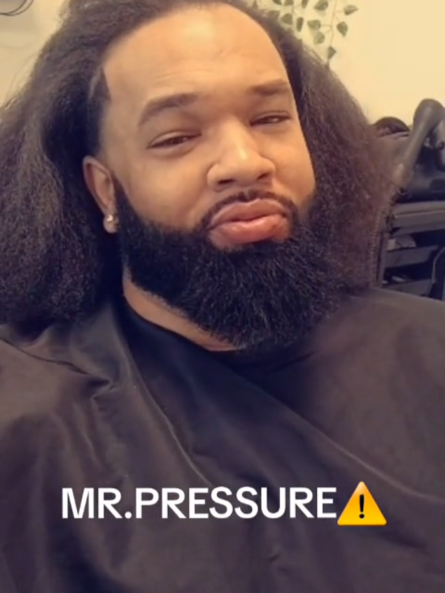 #hiphopclassic #soulmusic #bigdude #vibessss #southernsoul #anotherone #imhim💪🏾💪🏾💪🏾 #crunchfitness #planetfitness #betonme #lovemeforme #strongaf #MRPRESSURE #thaman #watchmework #fineaf #motivationspeech #youngjeezy #longhairdontcare 