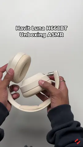 There’s something oddly satisfying about unboxing a pair that’s built for silence. From the smooth clicks to the soft padding reveal, the Havit Luna H668BT turns ASMR into an experience — and noise into nothing.