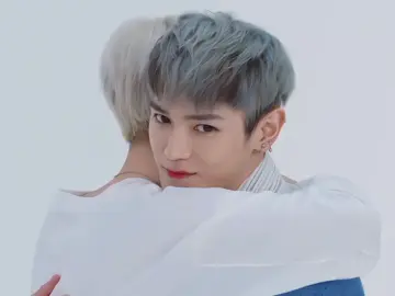 hug🥹 #baekhyun #taemin #kai #taeyoung #ten #lucas #mark #SuperM #soomanies #lutyzkdlin #wakyos_xx444 #fypシ 