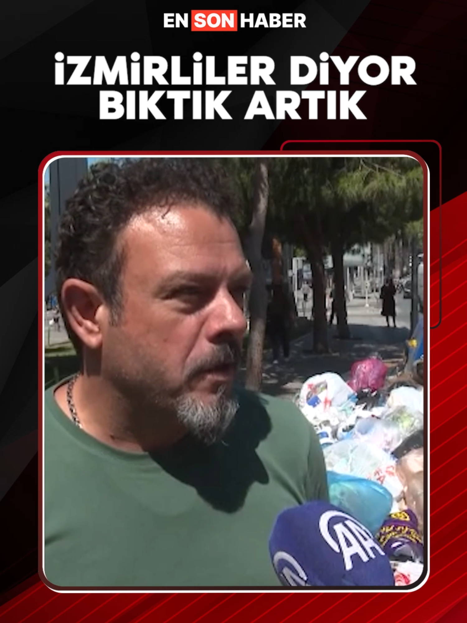 İzmir Buca'da, belediye işçilerinin maaş grevi nedeniyle 1 haftadır çöpler toplanmıyor. Kötü koku ve farelerin bastığı şehirde yaşayan vatandaşların dayanacak gücü kalmadı. #izmir #belediye #maaş #çöp #koku
