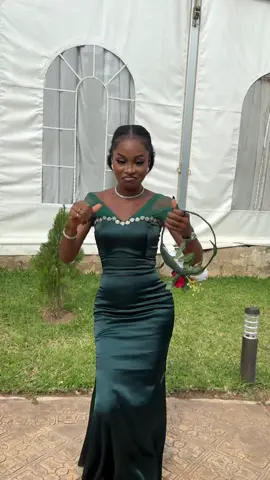 a smashing bridal train outfit on a pretty customer 🤩 #bridaltrain #ladiesfashion #abujadesigner #fashion #veronicado #nigeriantiktok🇳🇬 #fyppppppppppppppppppppppp #fashiontiktok 