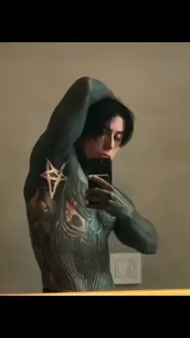 RONALD!! 👁️🫦👁️ @Falling In Reverse @ronnieradke  #fallinginreverse #ronnieradke #fallinginreverseedit #ronnieradkeedit #fyp #fypシ゚ #paratiiiiiiiiiiiiiiiiiiiiiiiiiiiiiii #viralvideos #godisaweapon #popular #popularmonster 