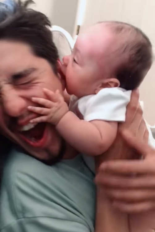 The baby attacked 👶🏻👶🏻😂 #baby #fyp #foryou #funny #haha #babylove #usa 