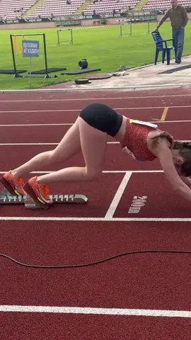 #competition#athletes#athletics#200m#sprint#athletesoftiktok#Running#trackandfield#spikes#nike#competitions#speedup 