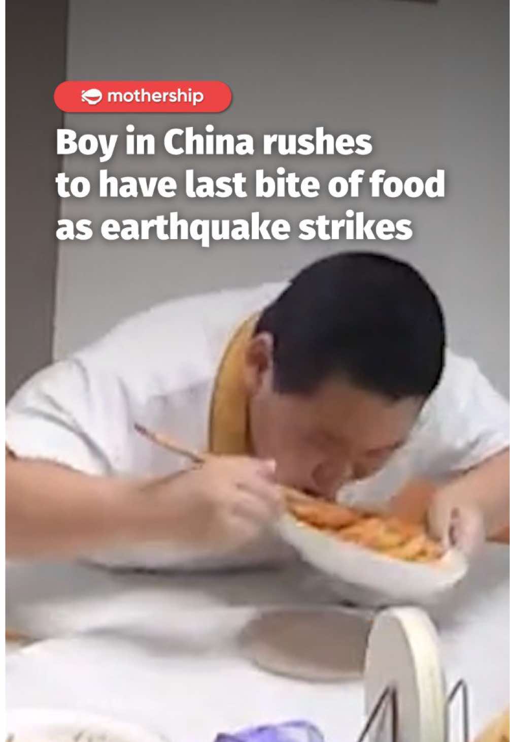 Even a 4.3 magnitude earthquake (that hit the Guangdong province in China), didn't stop him.#fyp #tiktokchina