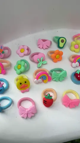 Wow. So many lovely gifts, lucky.#hairclip #giftideas #kidsclips #fyppppppppppppppppppppppp #TikTokFashion #cartoon #cutebaby #kidsoftiktok #hairaccessories #trending 