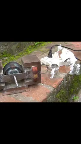 I make 220v generator from microwave transformer #viral #viralvideo #reels__tiktok #natureloverbiker @tiktokstudios 