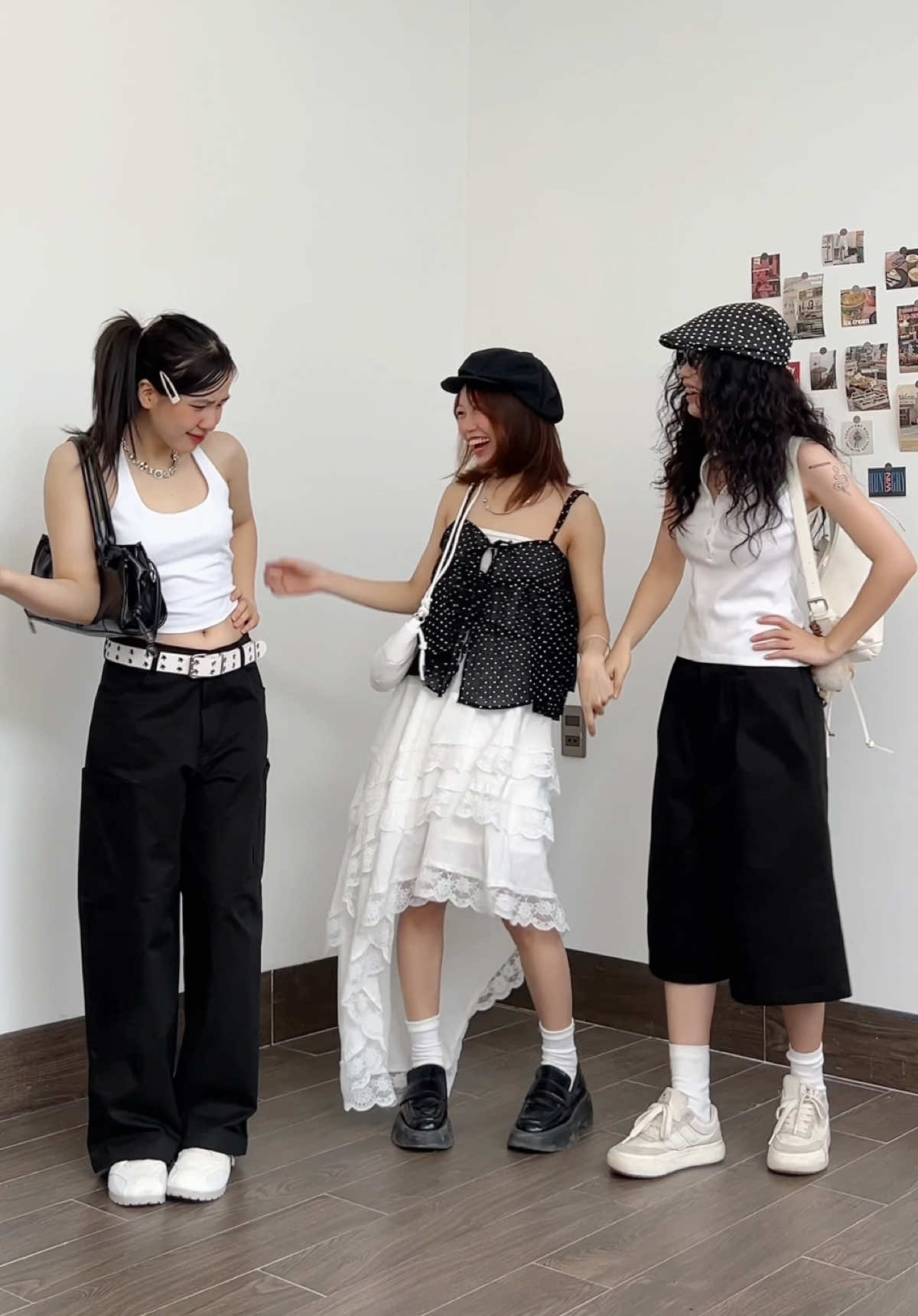 Cứ đen trắng mà dí thui 😤